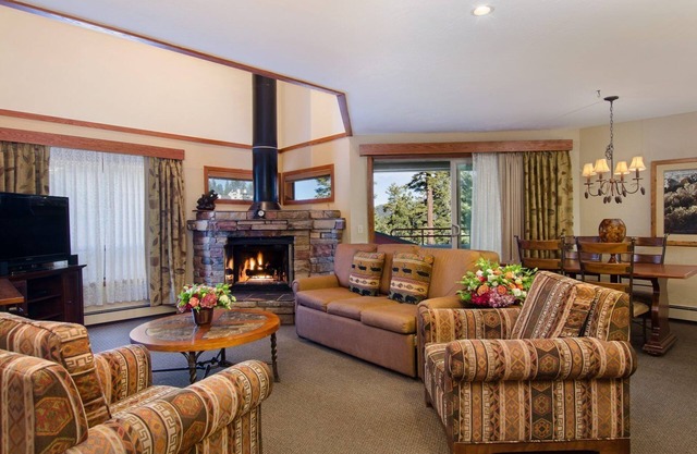 Año Nuevo 2 br / 2 baños (del 30 de diciembre al 3 de enero) en Lake Tahoe con vista a Heavenly.