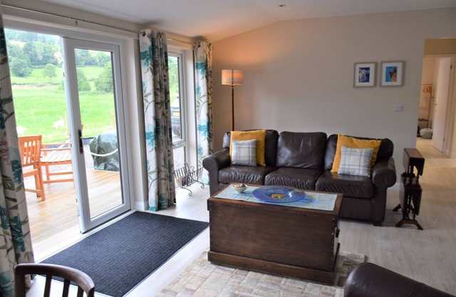 Ridge View Lodge - a lodge that sleeps 3 guests in 2 bedrooms