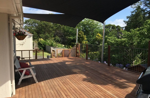 Ridgetop Retreat set amongst Beautiful Trees