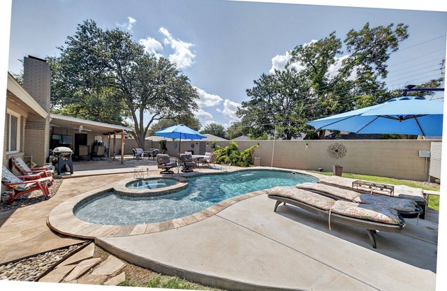 Right At Home-Midland Outdoor Dream