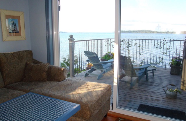 En la playa en el valle de Comox! A partir de $ 250 para 2 personas.