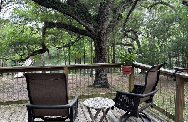 Right on the River: Enjoy the Santa Fe + Ichetucknee Rivers from a Private Dock