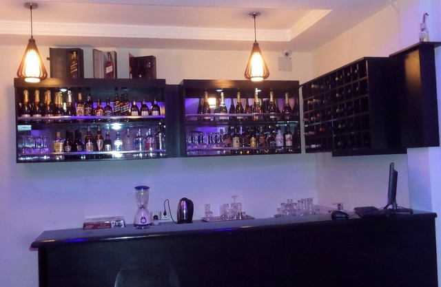 Rightgate Hotel & Suites
