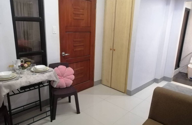 Rijhanels place - a four storey place with bath tub in penthouse