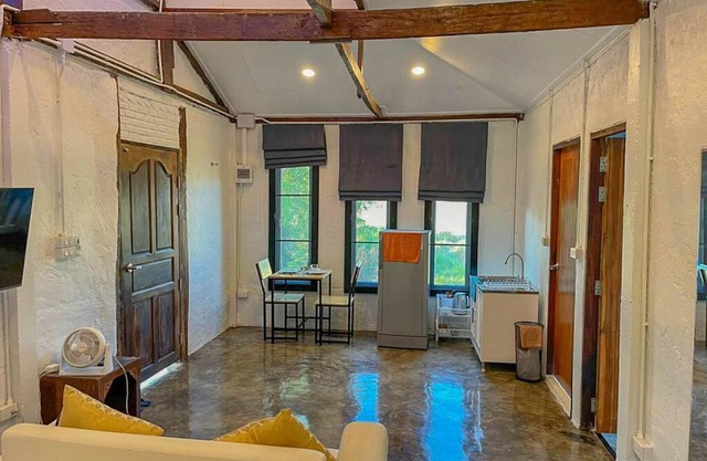 Rim Nam 338, 1BR near Singh Park White Temple