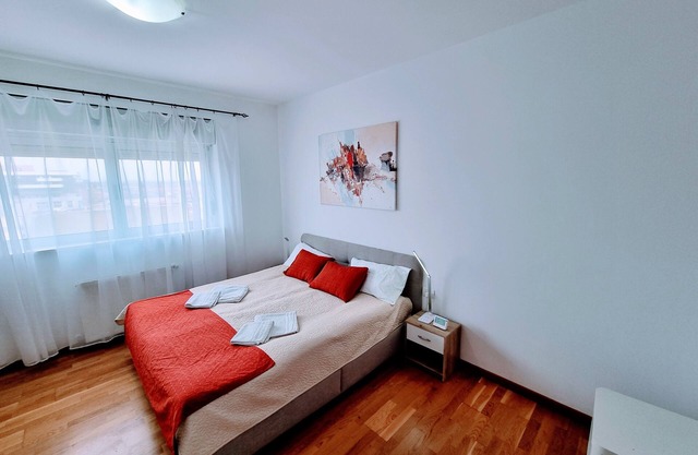 RING TM - spacious, big terrace, safe underground parking
