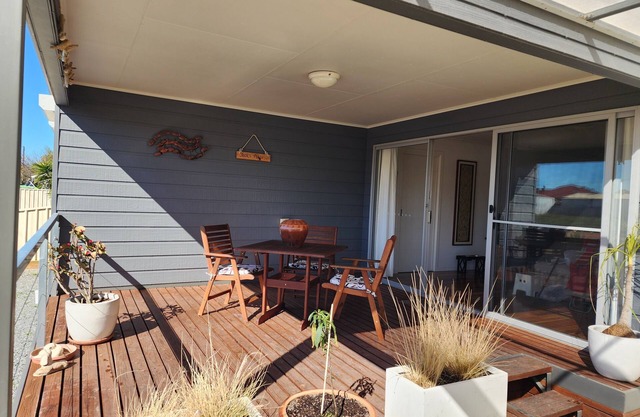 Rinky Dink's Retreat @ the gorgeous sea side town of Wallaroo, Copper Coast S.A