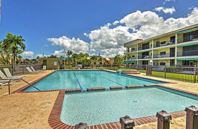 2BR Rio Grande Condo w / Balcón y vistas al mar!