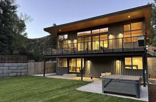 Rio Vista Telluride w/ hot tub!