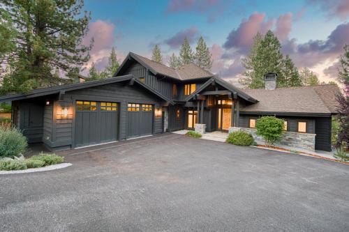 Rising Sun Retreat at Schaffer's Mill by Tahoe Getaways - Luxury Pet Friendly w Air Conditioning