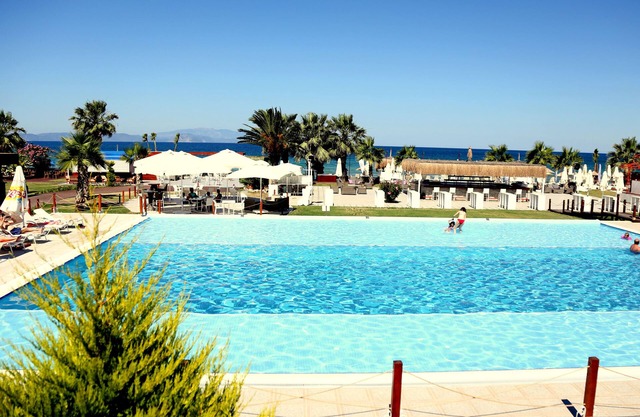 Risus Beach Resort Hotel