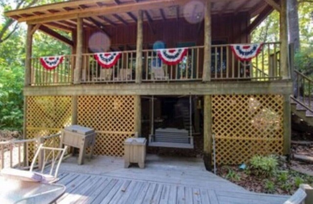 Rita's Lake House .