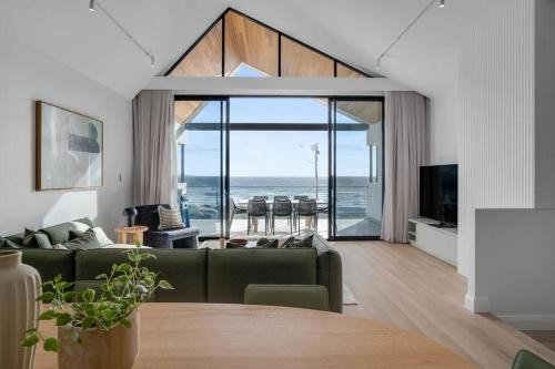 RIVA 202Espy - Brand new luxury beachfront - Sleeps 8
