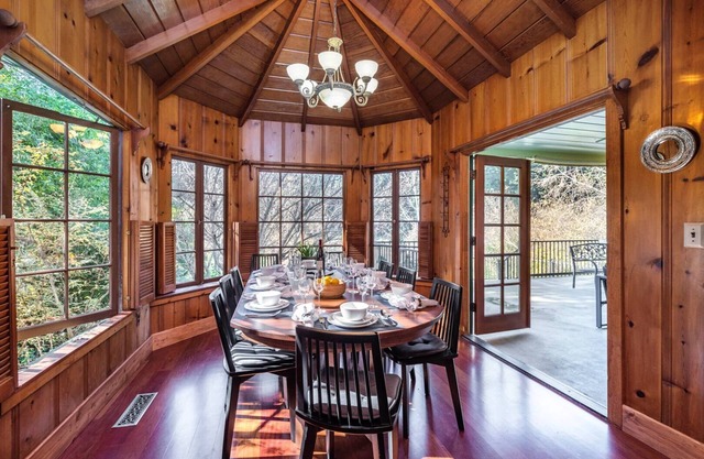 Rivendell ~ Lovely Riverfront Home, Classic Style with Modern Amenities