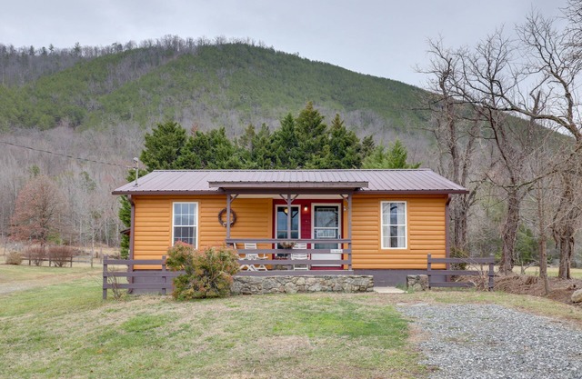 River Access & Hot Tub: Cozy Hot Springs Cabin