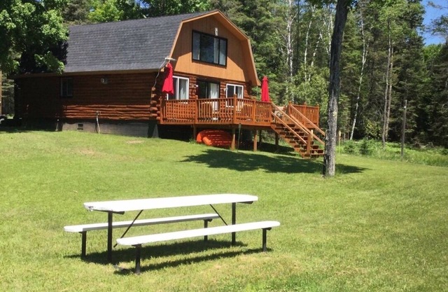 River Front Log Cabin