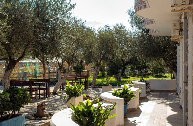 River Hotel