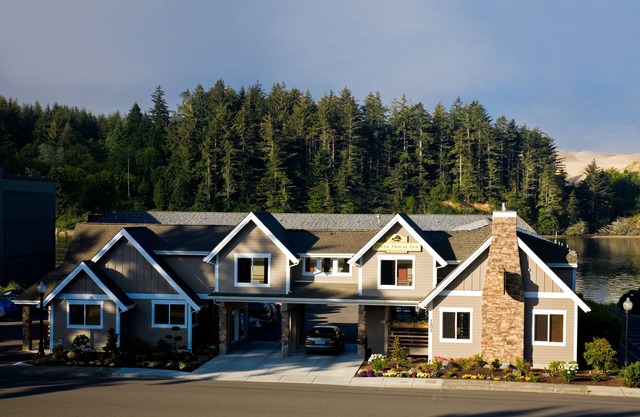 River House Inn, a Baymont by Wyndham