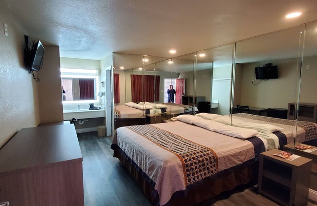 River Inn Motel