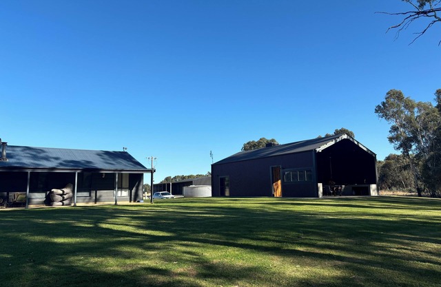 River lodge private retreat. Murray River at your Doorstep 25min from Echuca .