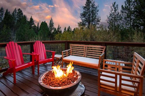 River Meadows by AvantStay Near River w Hot Tub Access to Private Boat Ramp