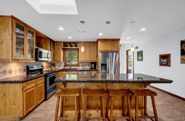 River Oaks Place