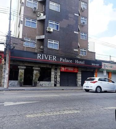 River Palace Hotel