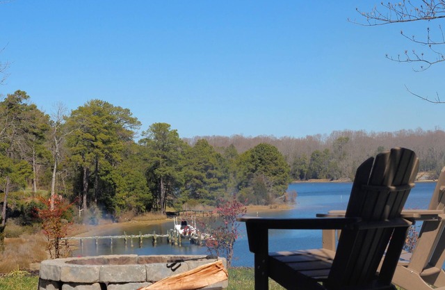 River Pointe Place- Waterfront -Private Dock -Hot Tub/Spa