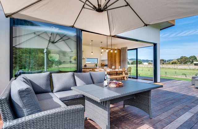 River Range Cottage - Havelock North Holiday Home