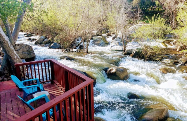 "River Retreat House", South Fork River con dos cubiertas.