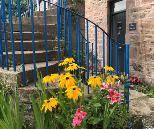 River Retreat - Riverside Apartment in Inverness City Centre