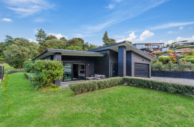 River Retreat - Taupo Holiday Home