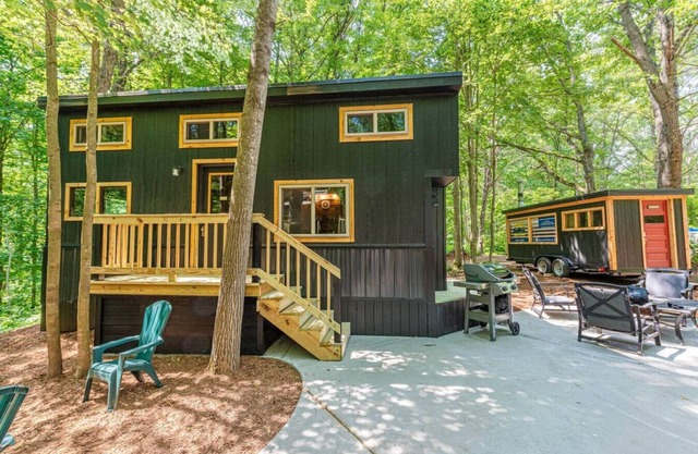 River Retreat Tiny Homes:Wood Sauna/Rec Room/River