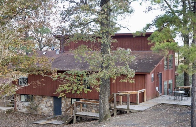 River Ridge Cabin - SE Oklahoma, Mountain Fork Cabin . Property is for sale