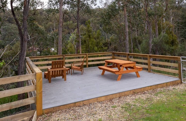 River Rock Retreat Relaxing Country Spa Seclusion