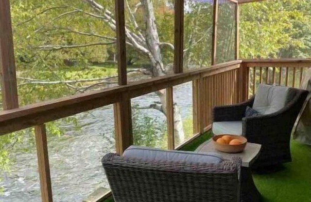 River’s Edge Cozy Retreat