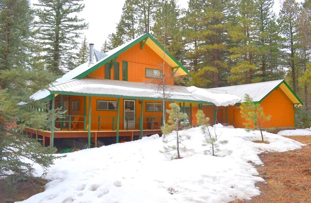 Refugio de montaña junto al río en el río Vallecito - Capacidad para 9