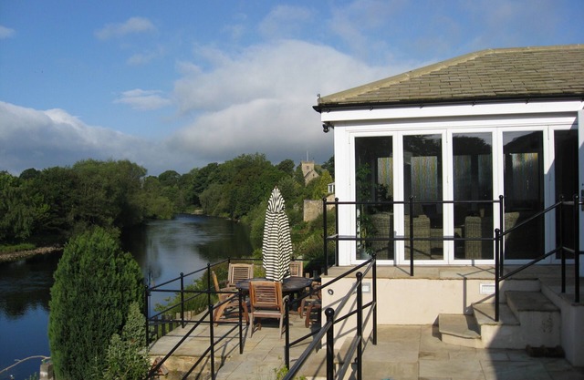 River Side Open Plan 15-22 July special offer Mobility Dog Friendly spa bath sun