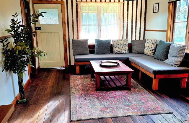 River Stone - Family getaway on the Clyde River with a difference.