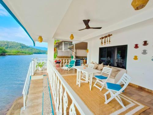 River Sunset Villa