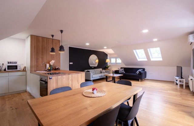 River Valley Vista Apartment