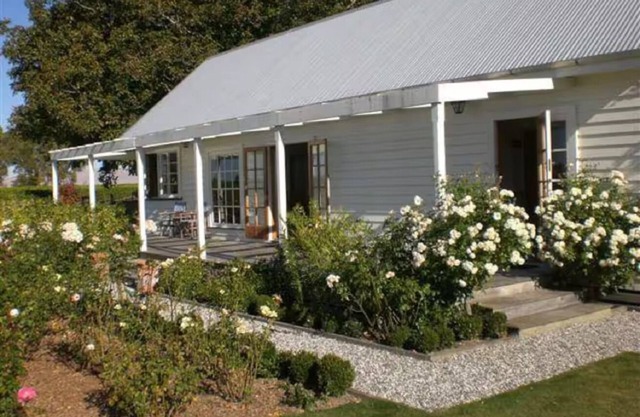Riverbank Cottage