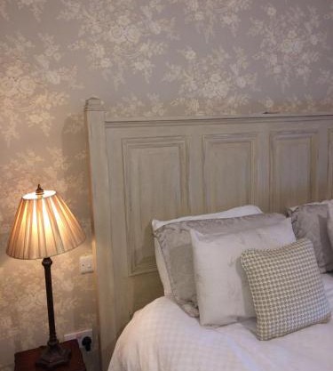 Riverbank, Country Pub and Guesthouse