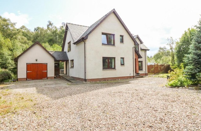 Riverbank House