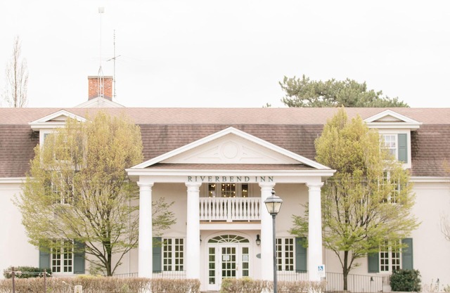 Riverbend Inn and Vineyard