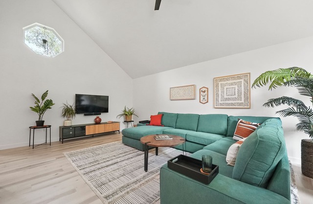 — Riverbird Retreat — Boardman Riverside Home