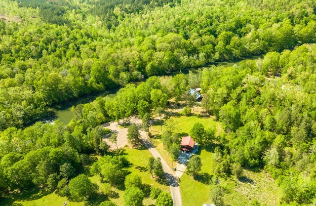 Riverfront Cabin on the Little Missouri 3 bed, 3 bath