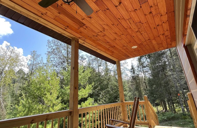 Riverfront Cabin: The Cozy Southern Brook Trout Lodge