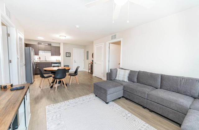 Riverfront Comfort Meets Tuscaloosa Convenience – Stay at Crimson Riverside Escape! (Exclusive VI...