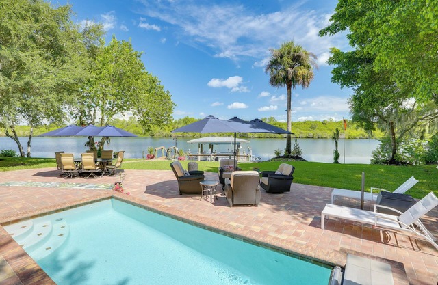 Riverfront Florida Studio w/ Pool & Hot Tub Access